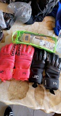 Customized gloves