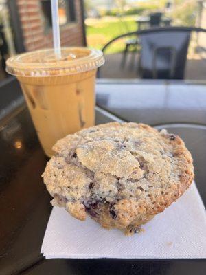 The Groundskeeper and a blueberry muffin 4/19/22