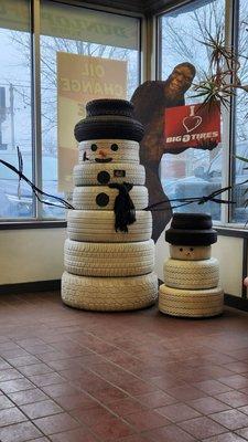 Clever tire snowman.