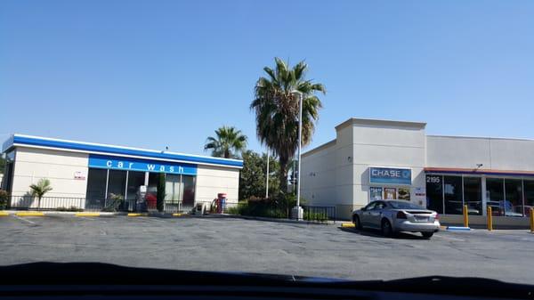 It has a car wash, too!!