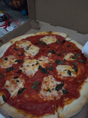 Margarita pizza.