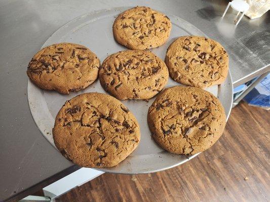 Richs' 5 oz. Chocolate chip cookies.