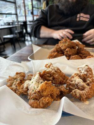 Boneless fried chicken with honey powder