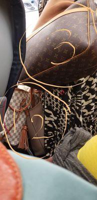 Passenger boarded with 3 handbags!@@