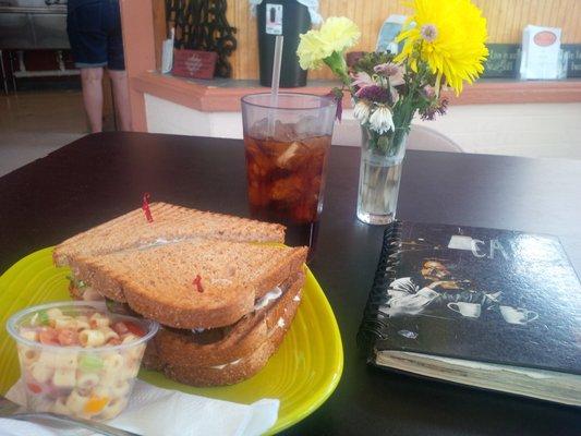 I got the most expensive sandwich, the Overflow Club, with pasta salad and a sweet tea all for about $9!