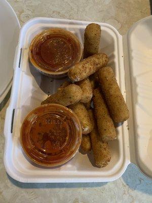 Mozzarella sticks & marinara sauce