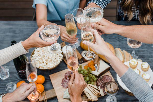 A boutique champagne and sparkling wine club!