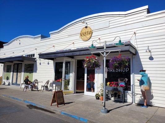 Cute bakery....and we're glad they are expanding