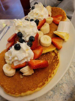 Pancakes with fresh fruit