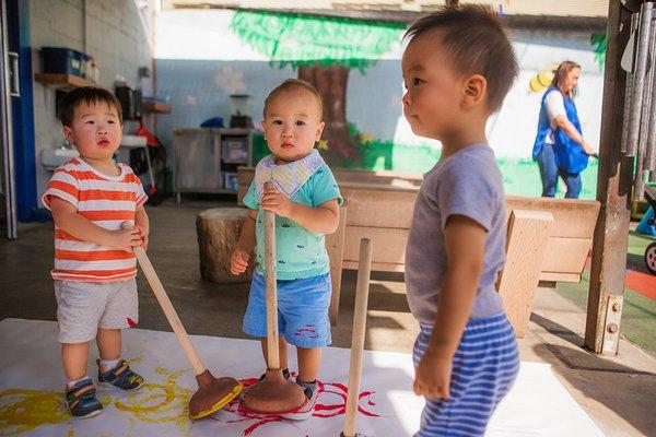 Infants & Toddlers Art Workshop at Kids Klub Pasadena.