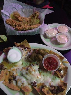 4am nachos and tenders, extra Sam's sauce a must