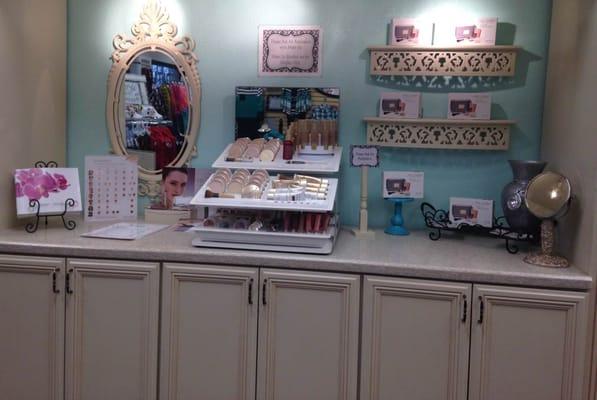 Studio 573 Salon and Spa
 Jane Iredale Mineral Make Up