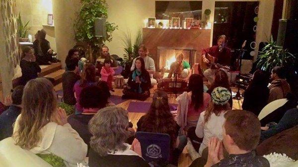 Live kirtan and guided meditation at Bea Love Yoga studio.  Learn more:http://bit.ly/blyseries