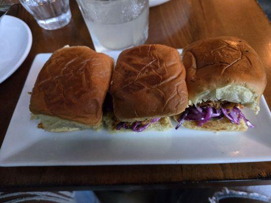 BBQ chicken sliders