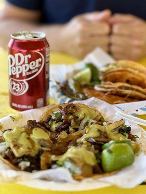 Los Compadres Street Tacos