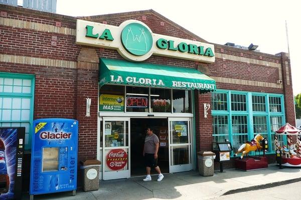 La Gloria Plaza