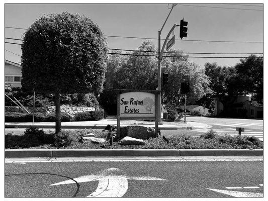 Turn here. Your hiking adventure awaits. #fancysubdivision #glendale