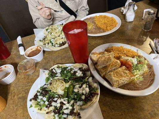 Tacos asada, Horchata, pollo Quesadillas Chica