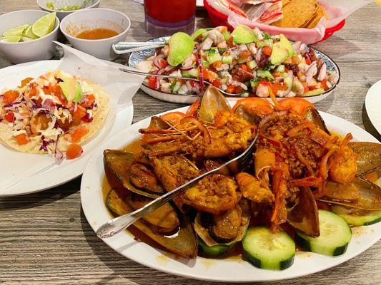 Mejillones and Langostinos plate