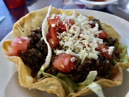 Taco salad with ground beef