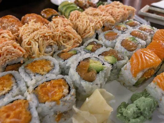 Spicy Salmon Roll, Salmon Avocado Roll, Sakura Roll, Spicy Grill Salmon Roll, Phoenix Roll, Yummy Maki Roll