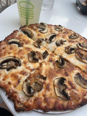 It's gluten-free mushroom pizza. It's taste like almost regular pizza. The lemonade is I bought it from the melt shop.