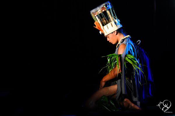 Nonosina dancer from "Tāne" dancer at Hura Tapairu (TFTN, Tahiti)