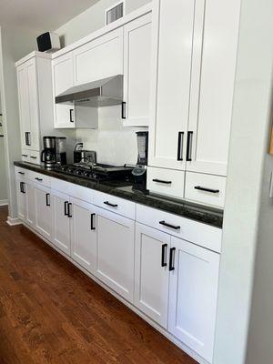 AM Custom Cabinets