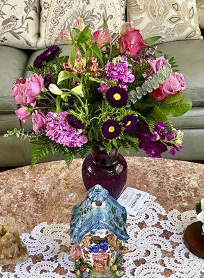 Mom's beautiful Mothers Day 2023 floral arrangement.