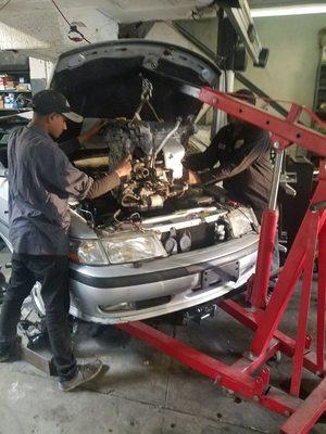 removing engine from vehicle