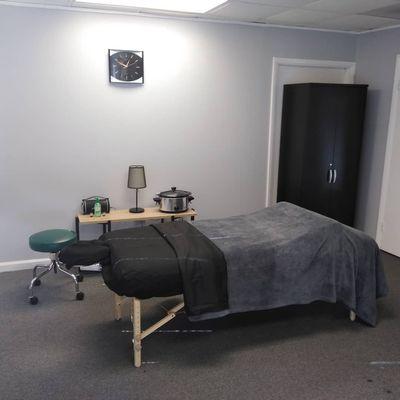 Spacious area to receive massage