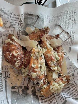 Rooftop Wings / Garlic Parmesan