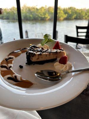 Peanut Butter cheesecake - very good!