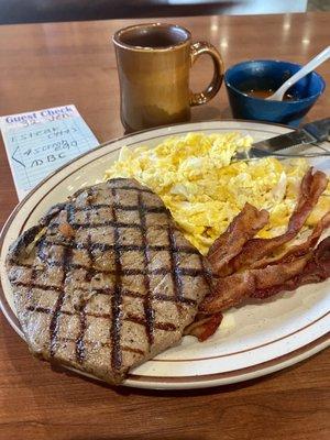 Steak, eggs & bacon (à la carte)