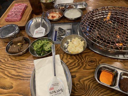 Kalbi with side dishes