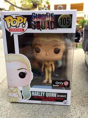 another Harley pop down! she's been the absolute hardest to find from the Suicide Squad collection. 29 game stops later..