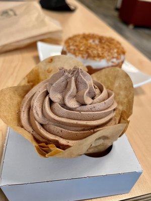 Peanut Butter Cupcake