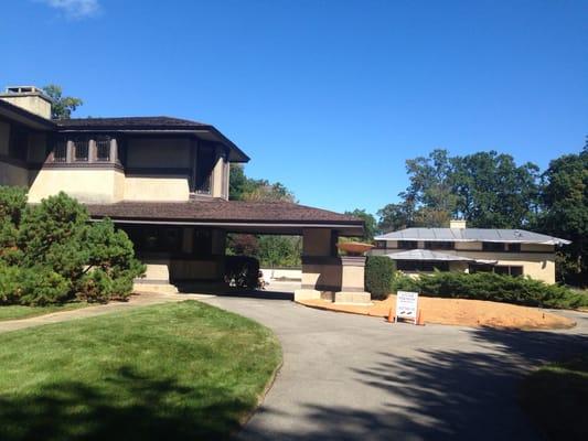 Frank Lloyd Wrights house, parking directed by REDTOP