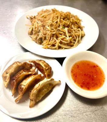 Fried dumplings and pad Thai