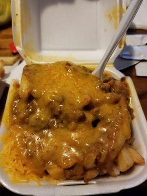 Delicious chili cheese fries. Yummy, yummy in my tummy.