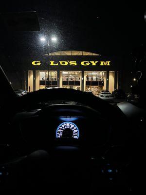 Golds Gym @4:30 am