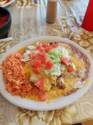 Chili Rellanos w/green chili. Always good.