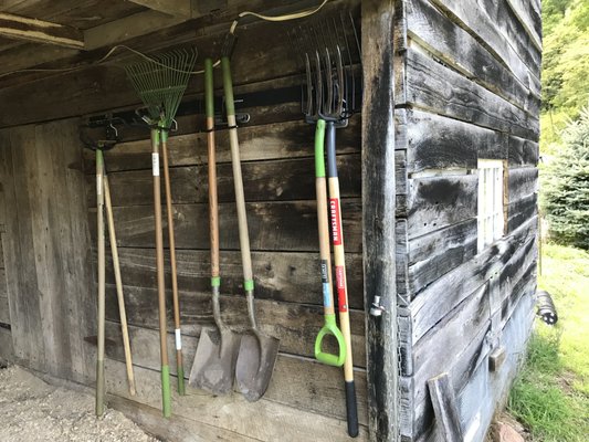 We de-clutter and organize barns and garages, too!