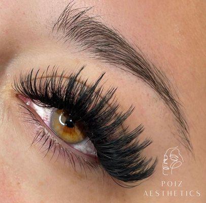 Mega Volume Wispy Lashes