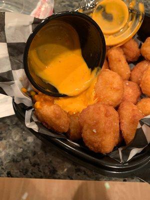 Sauce split on corn nuggets