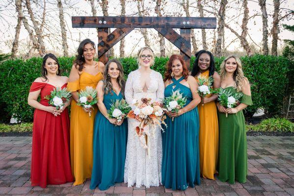 Me & my bridesmaids at barn on bridge -- photo taken by: Tomas Bonano (@urban_ansel