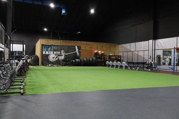 Need space for your CrossFit styled workout? We have you covered! Flip the tires, hit the sledgehammers, kettlebells, wall balls galore!