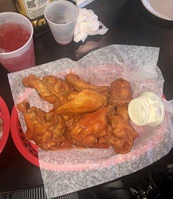 Hot wings and ranch + The living room lounge punch .