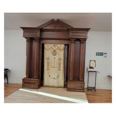 Aron Kodesh that is custom