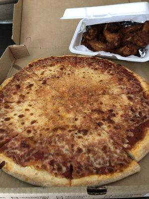 Awesome pizza and wings!!!